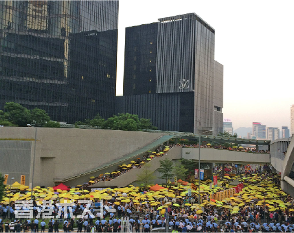 香港：セントラル占拠から１年、三権分立めぐり物議