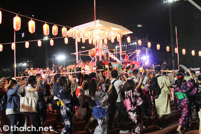 【日本文化の海外進出】バンコクの盆踊り大会が大盛況！参加者1万人