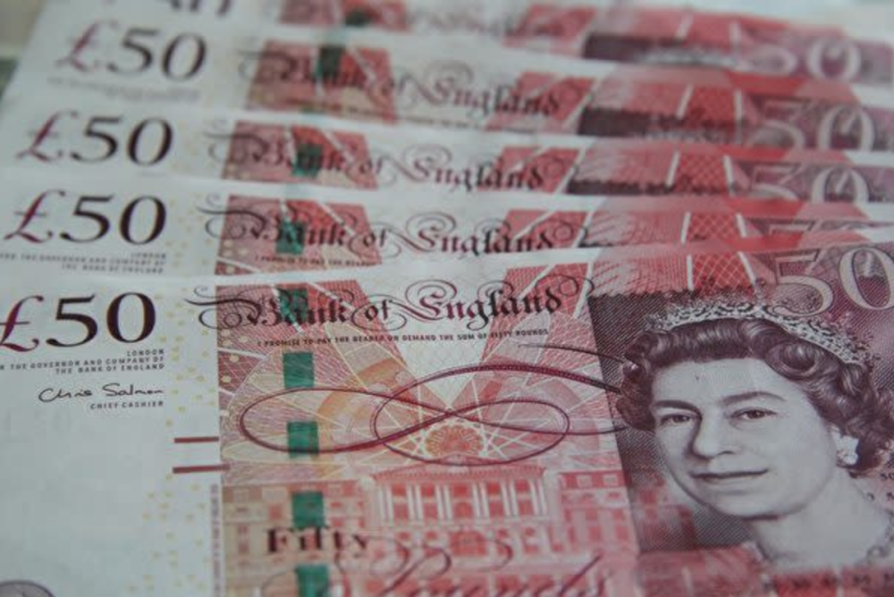 イギリス：英政府、北アイルランド自治政府に20億ポンドの財政支援表明