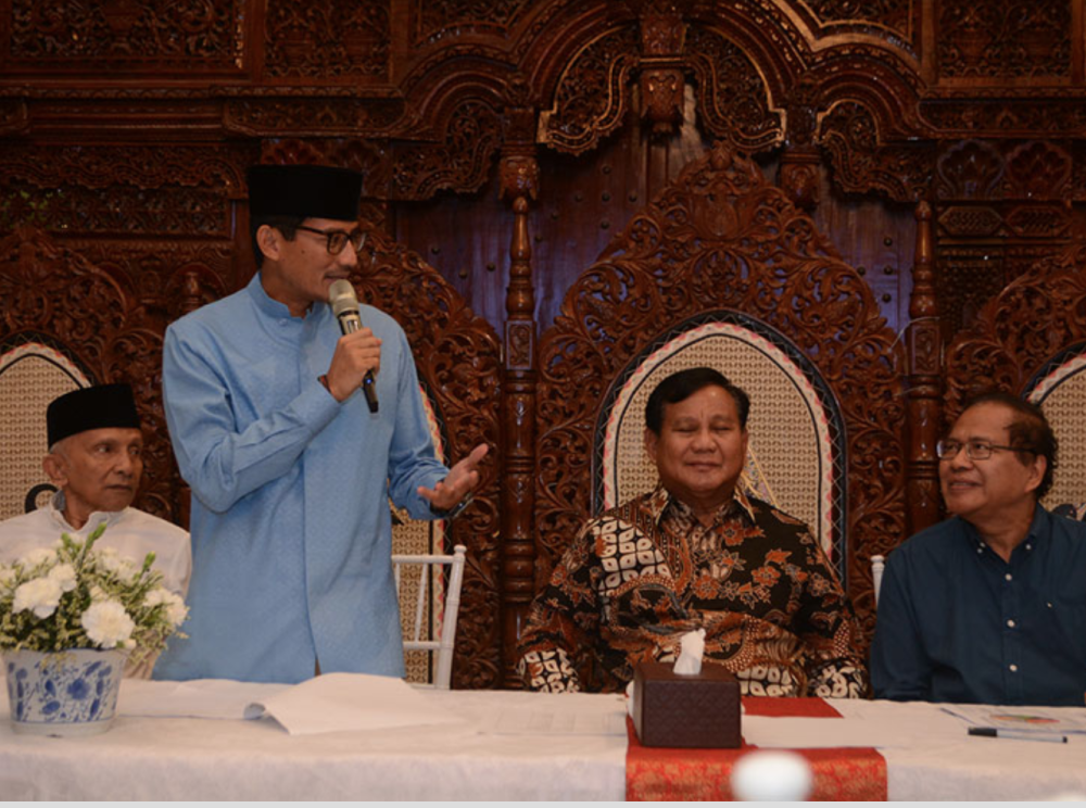 インドネシア：プラボウォ氏　「不正選挙だ」　外国メディアに会見