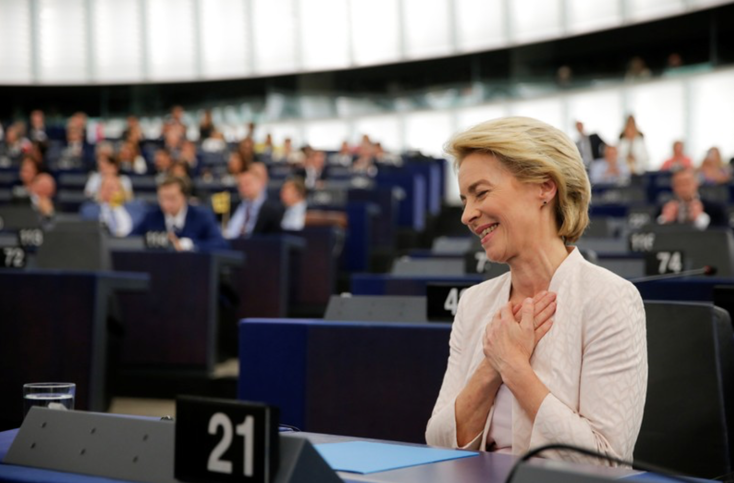 次期欧州委員長に独国防相、欧州議会が承認　初の女性