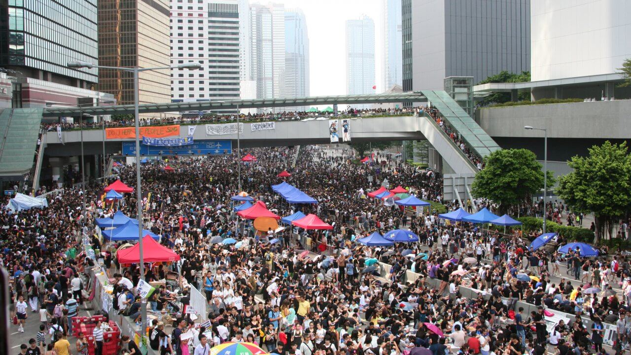 香港：香港マカオ弁公室の主任が解任
