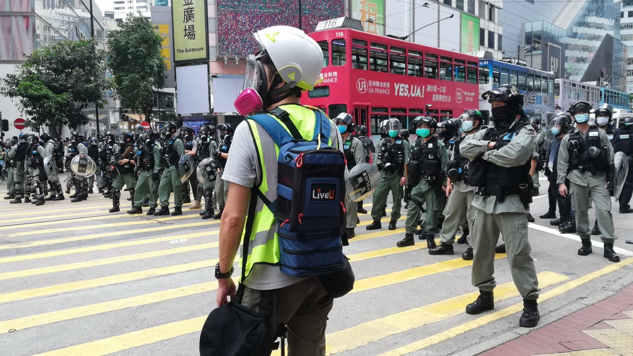 香港：立法会包囲、警官３５００人を配備