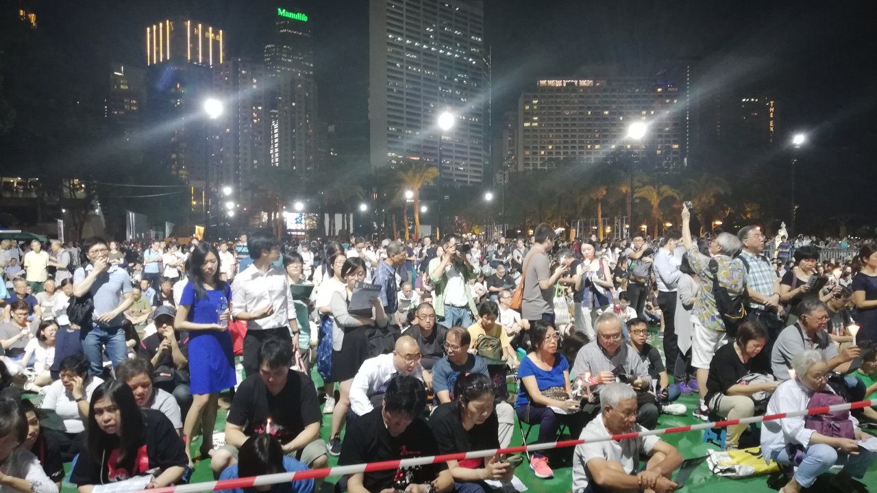 香港：９人以上の集まり禁止措置を延長