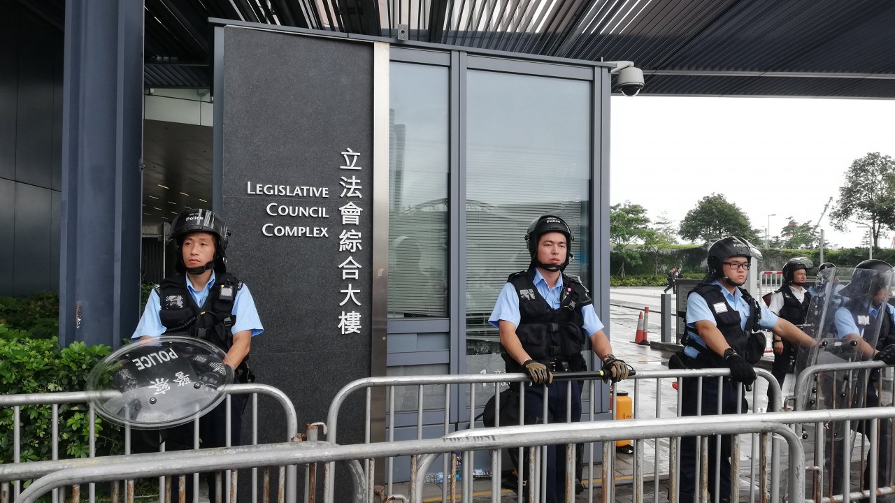 香港：民主派支持者の多くが留任に反対