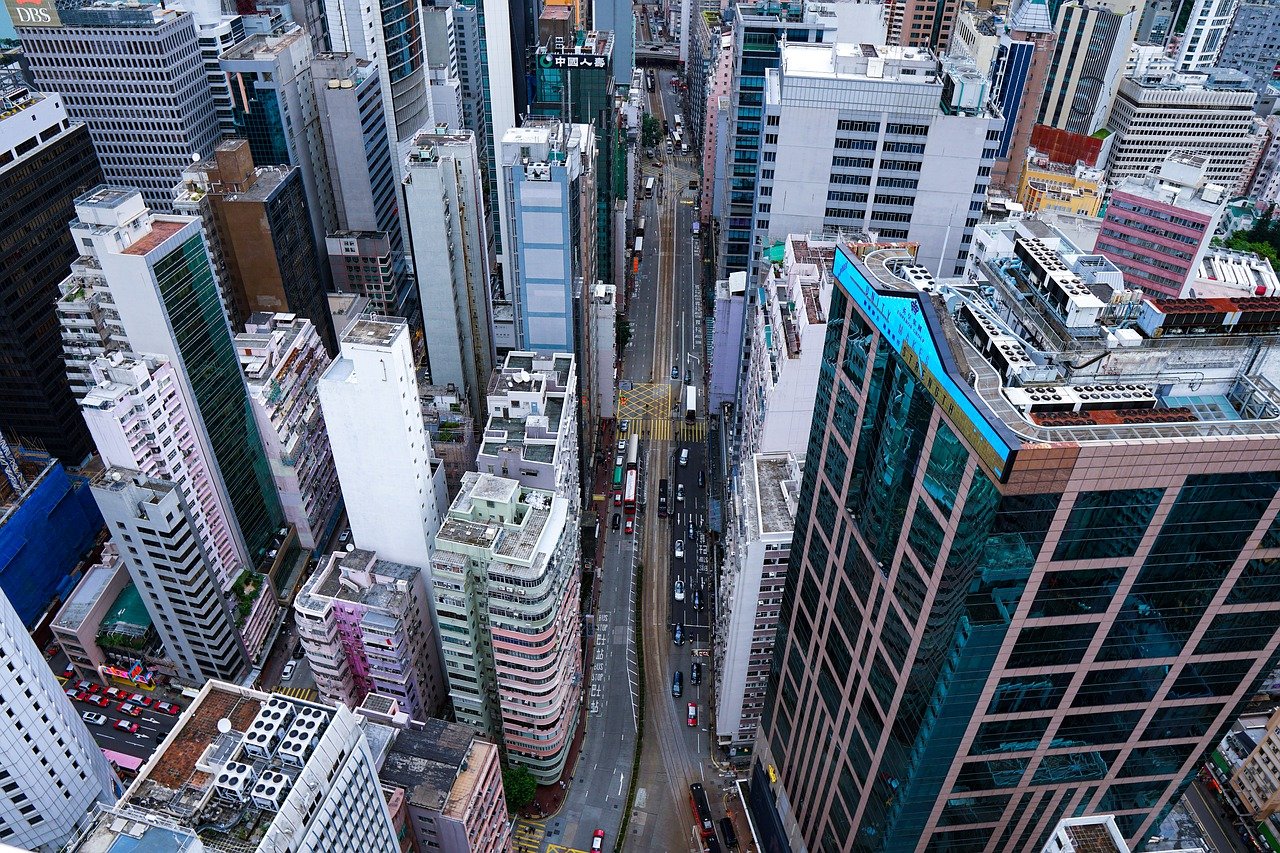 香港：市民の５７％が収入で生活費賄えず?