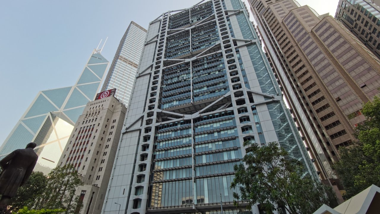 香港：金融管理局、市場介入１１２億ドル