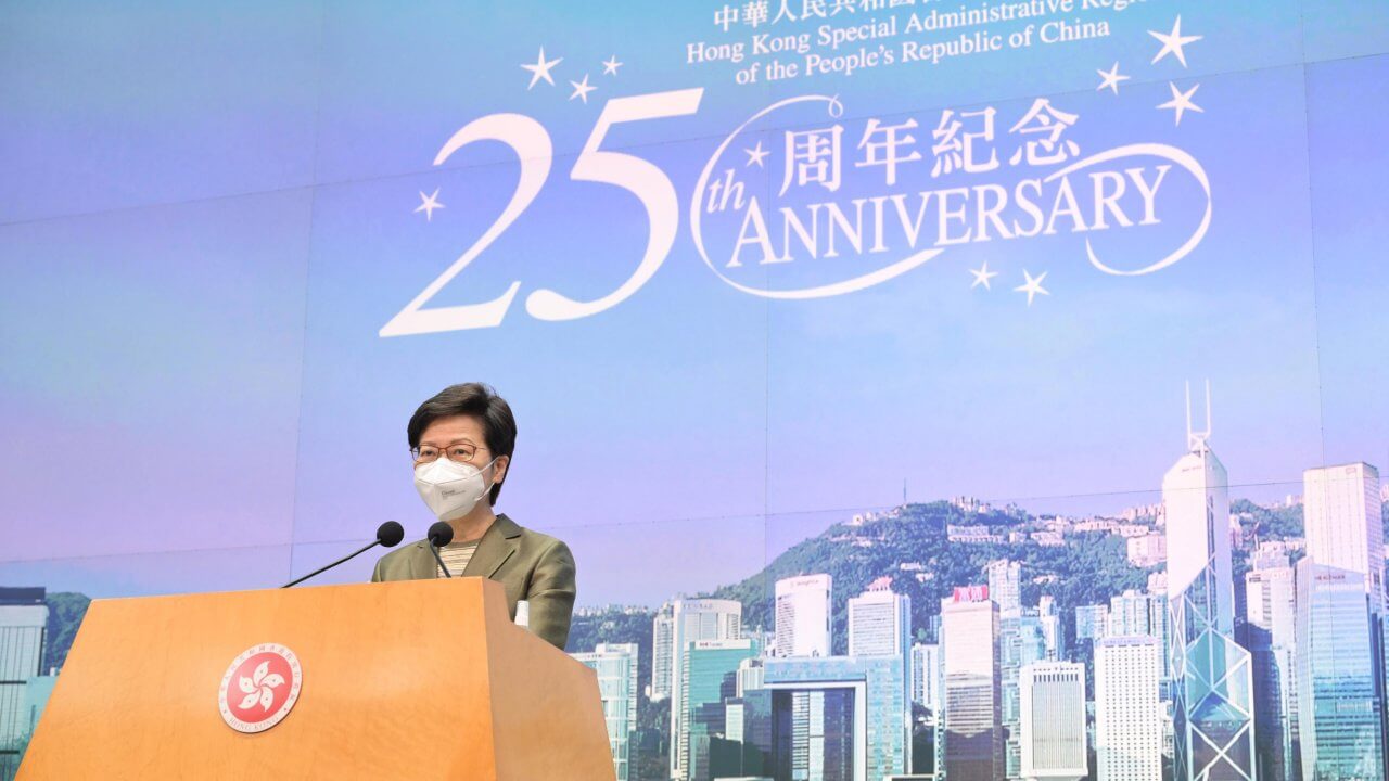 香港：林鄭長官、立法会で過去５年を総括