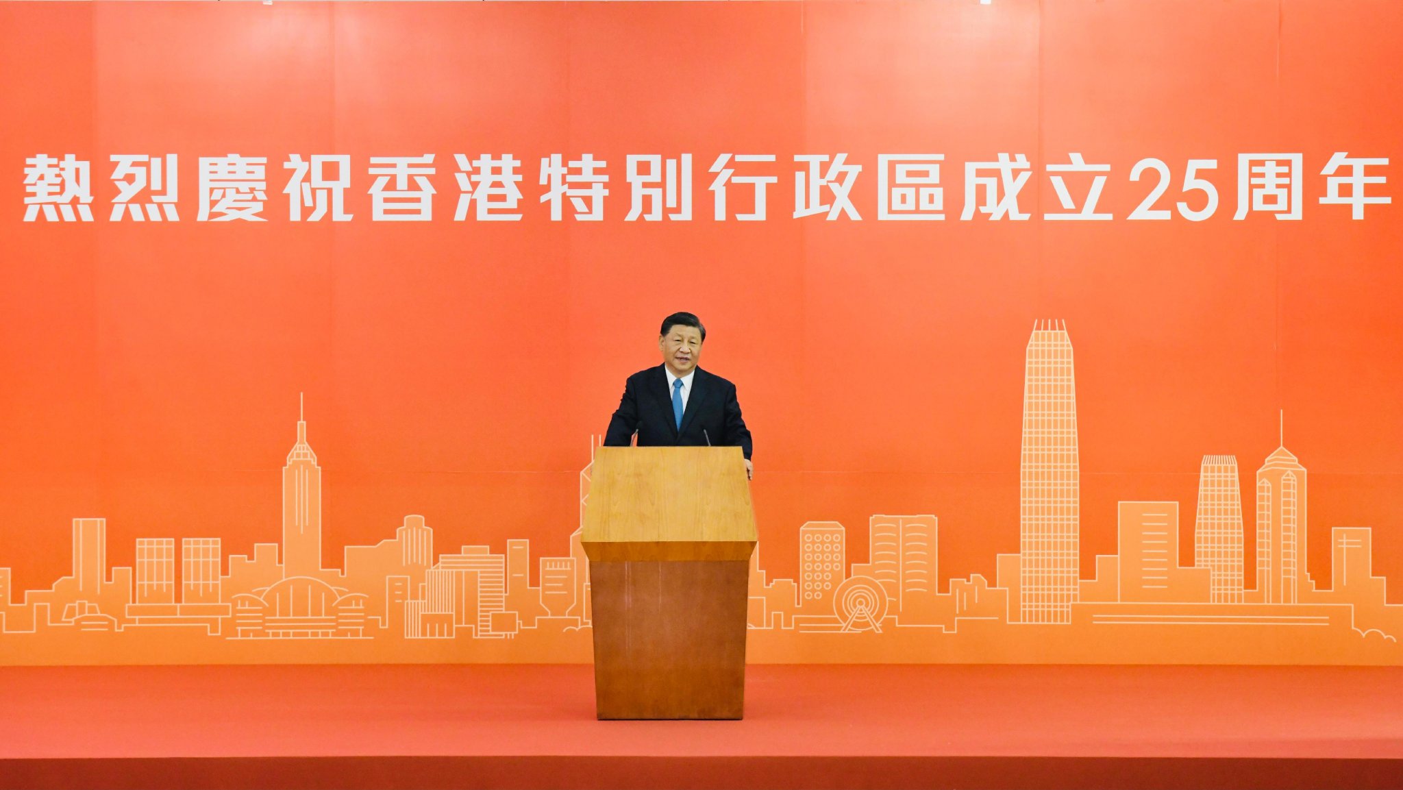 香港：習近平・国家主席が高速鉄道で来港